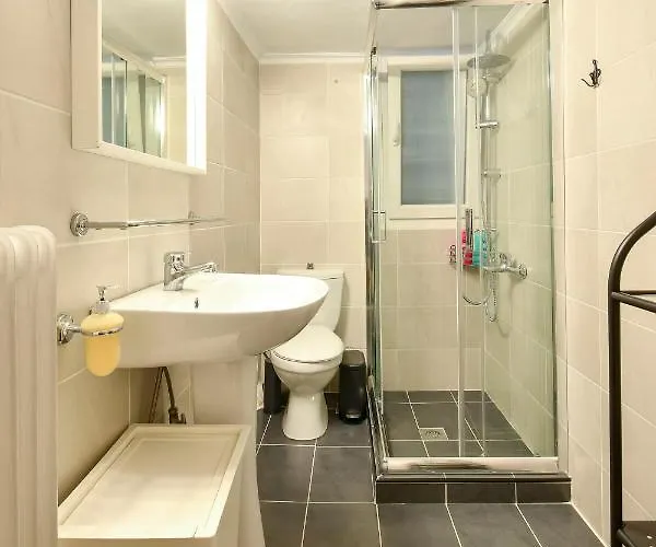 Apartment Center *
