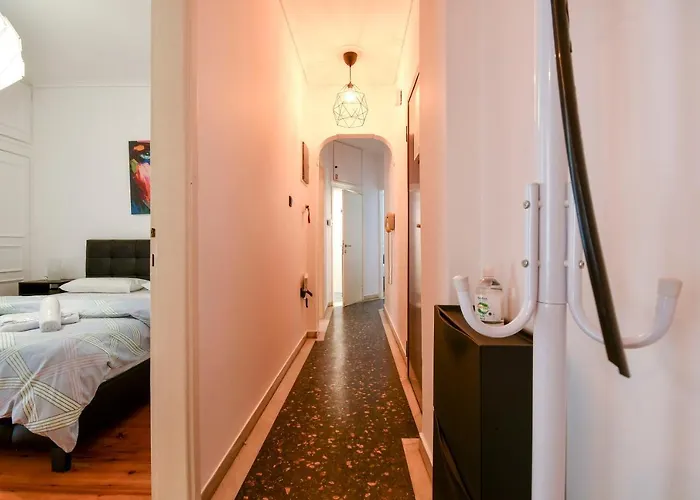 Apartment Center
