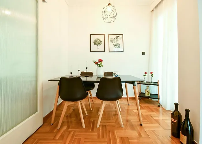 Center Apartment *